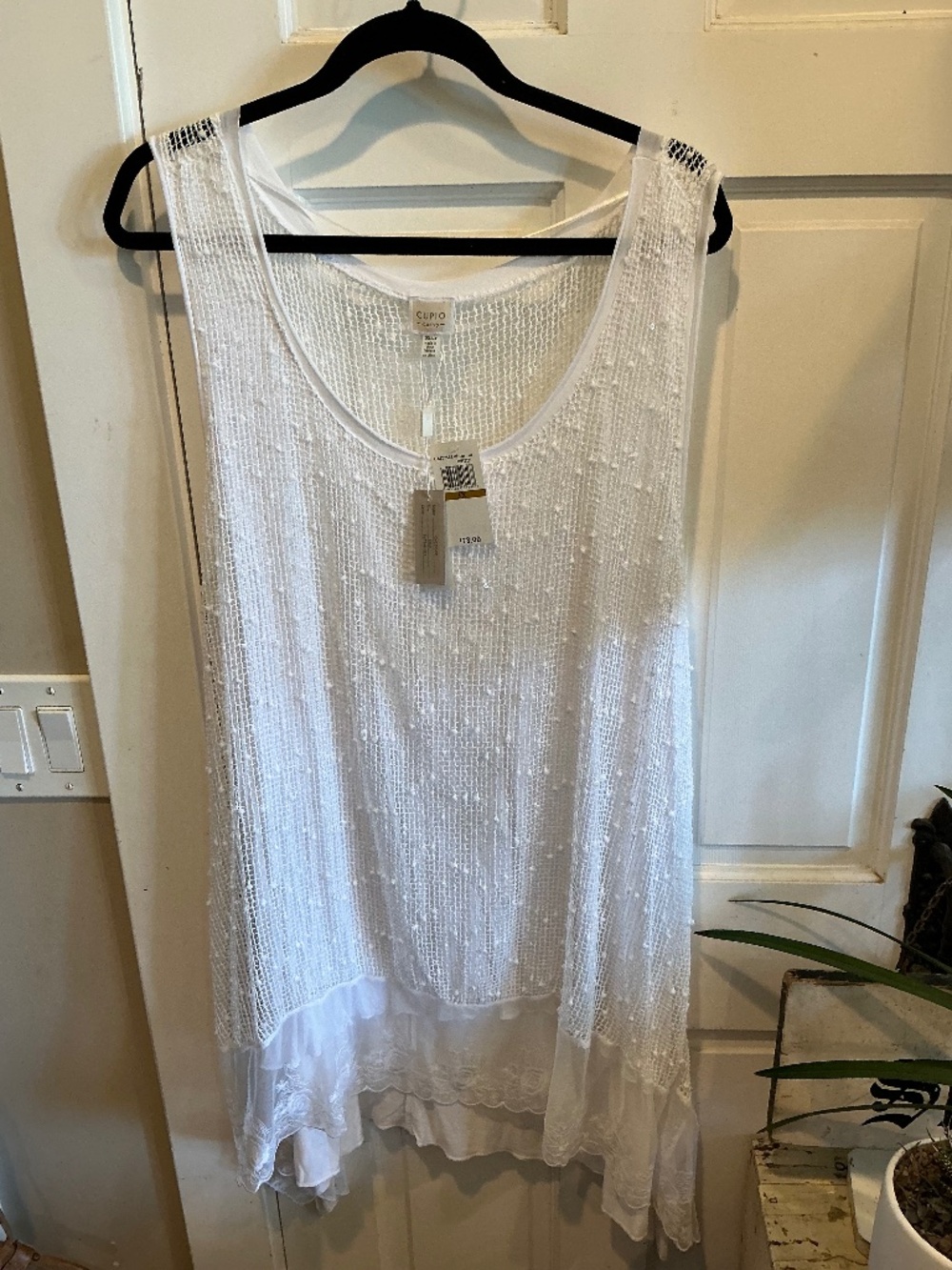 Stunning Cupio top.  Brand new with tags! Plus size 3x!